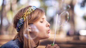 Sanar la Niña Interior con Psicoterapia basada en el Apego Relacional