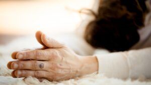 Sanar el Trauma del Desarrollo a través del Yoga Sensible al Trauma