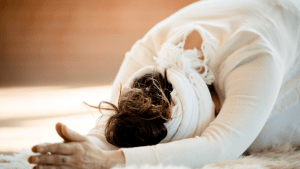 Kundalini Yoga: Desbloquea Tu Energía Interior y Transforma Tu Vida