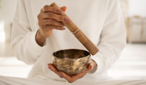 Espiritualidad y psicología integrativa: Práctica de kundalini yoga como apoyo a la organización del sistema nervioso en personas neurodivergentes